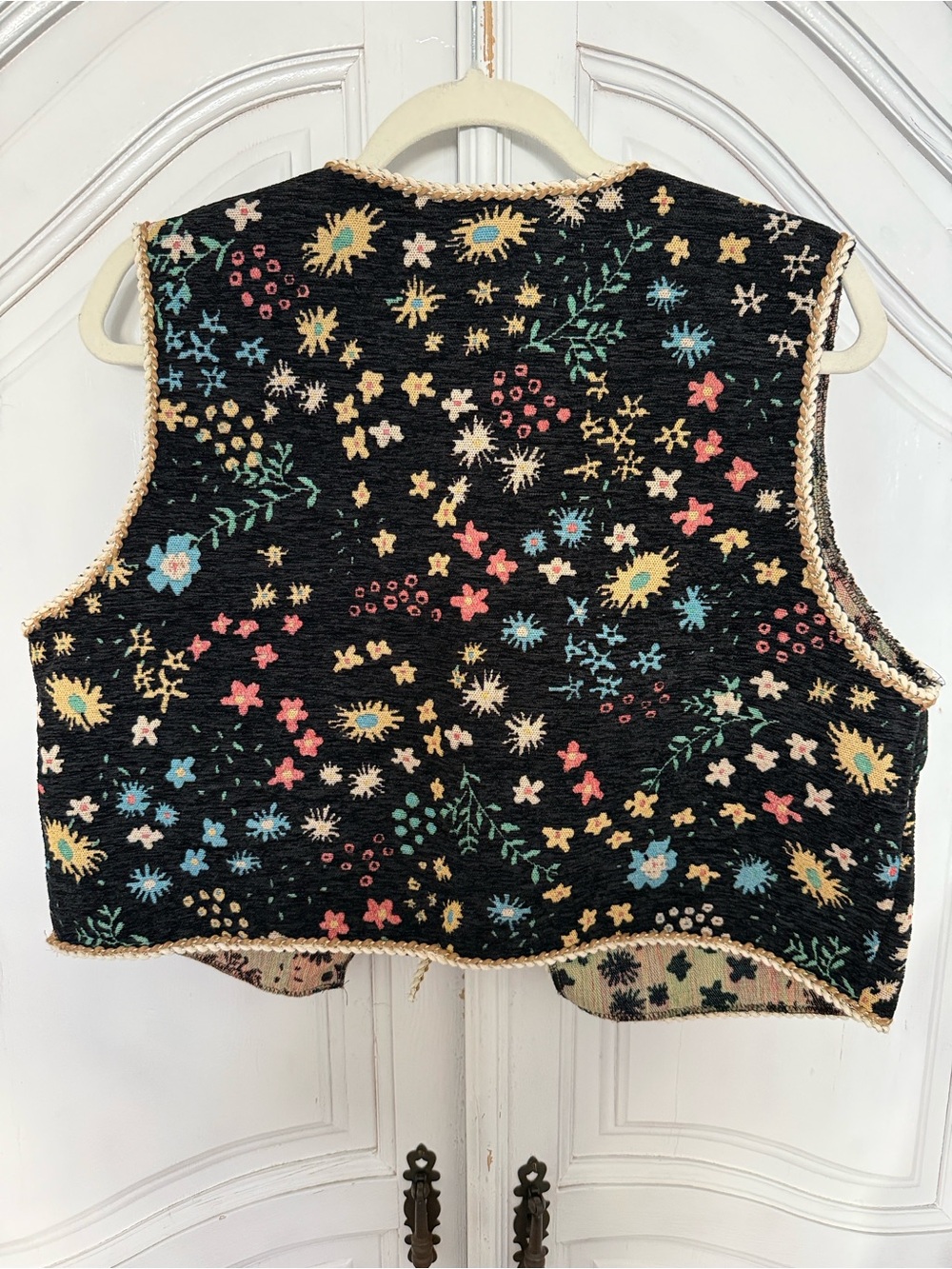 Black Floral Tapestry Tie-Front Festival Vest Country Western Bohochic Size L - Picture 3 of 9